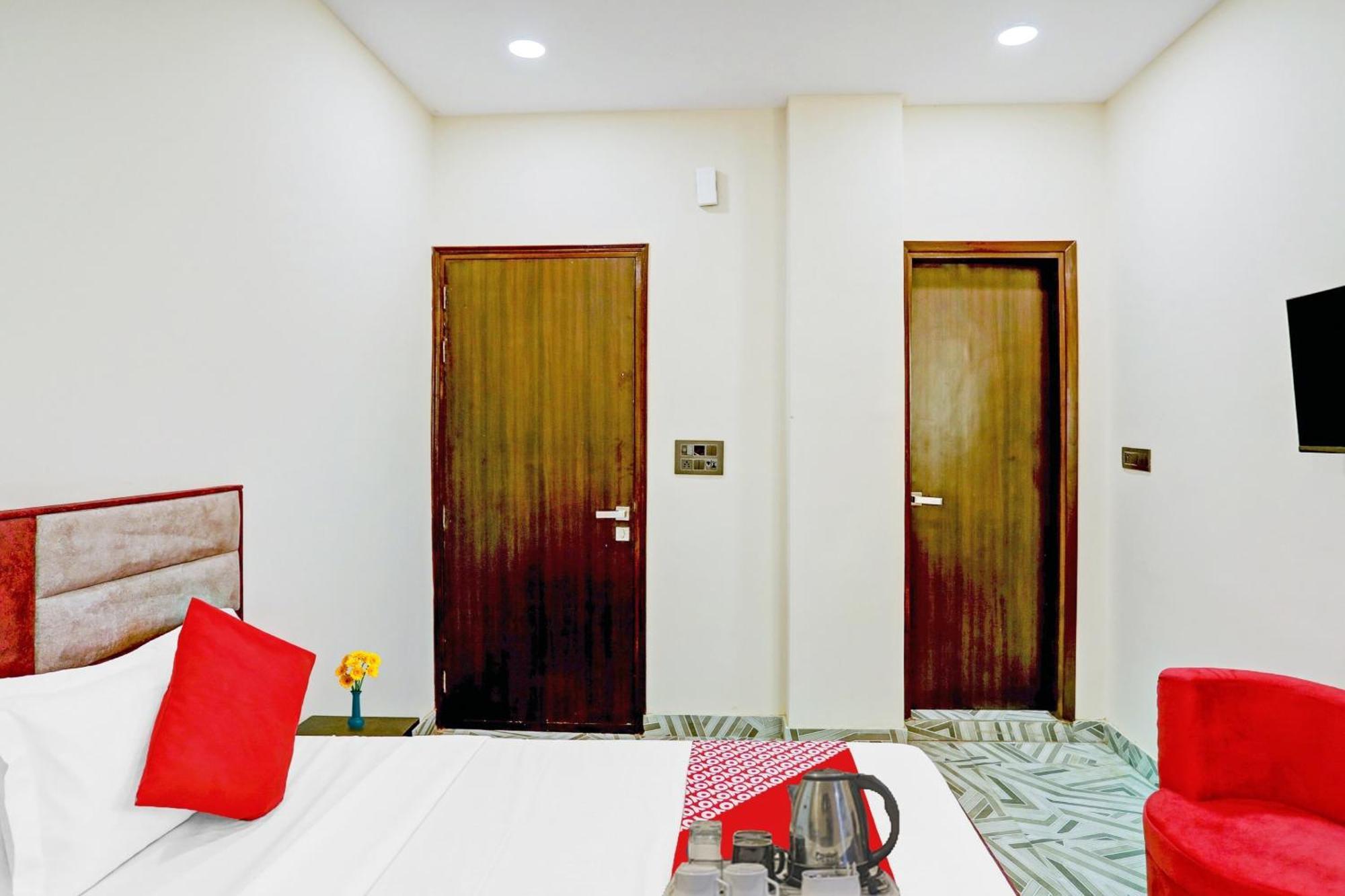 Hotel O Royal Lotus Stay Near Ip Extension Metro Station 新德里 外观 照片