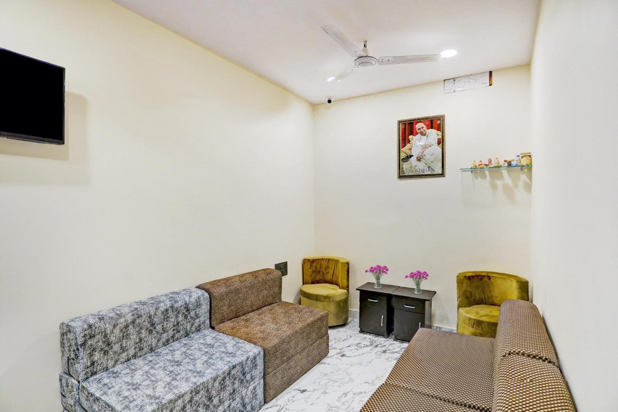 Hotel O Royal Lotus Stay Near Ip Extension Metro Station 新德里 外观 照片