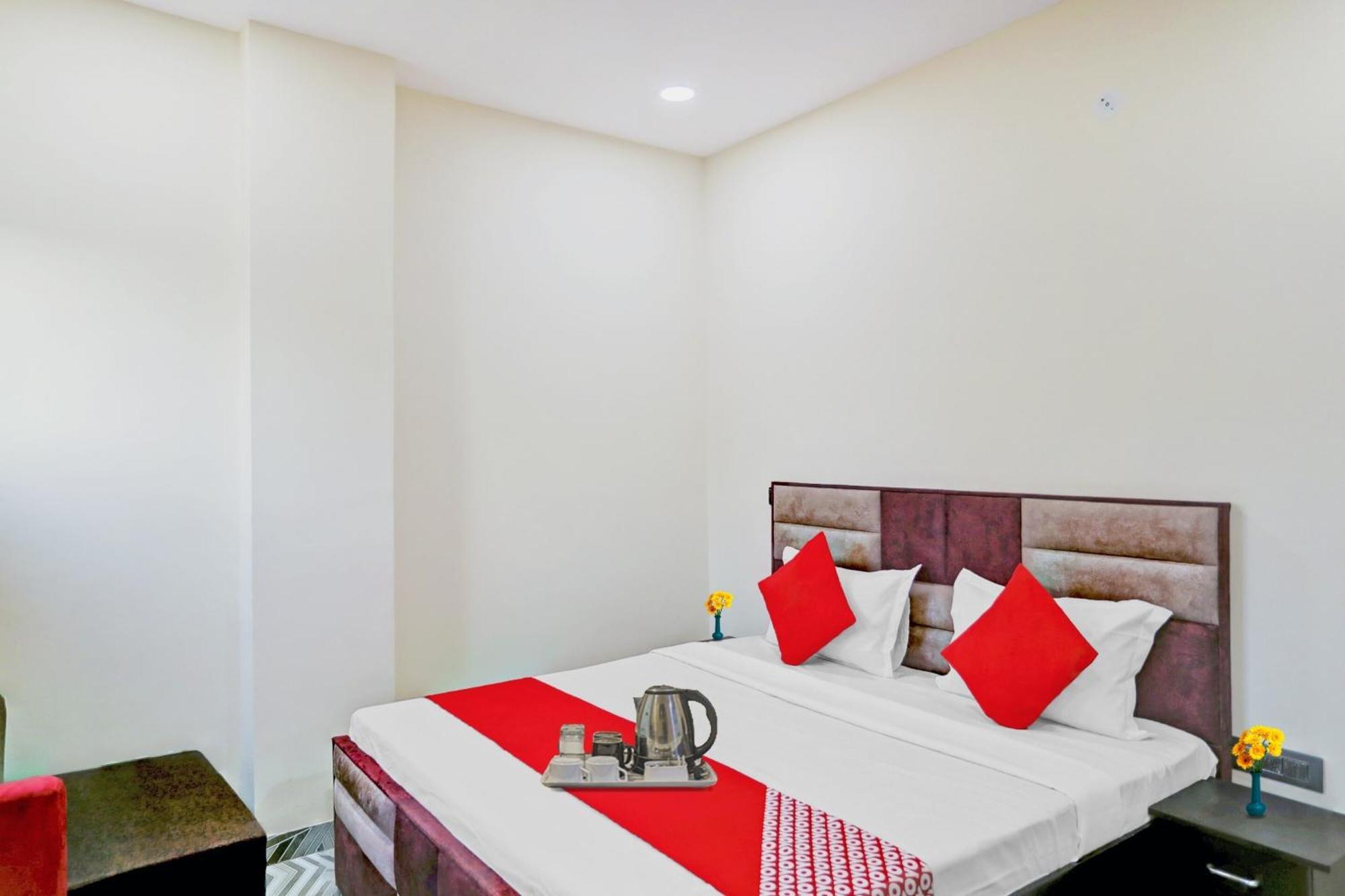Hotel O Royal Lotus Stay Near Ip Extension Metro Station 新德里 外观 照片