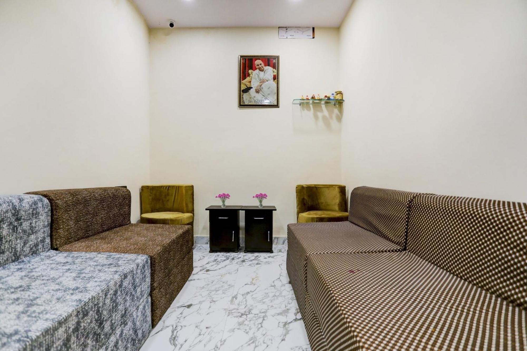 Hotel O Royal Lotus Stay Near Ip Extension Metro Station 新德里 外观 照片