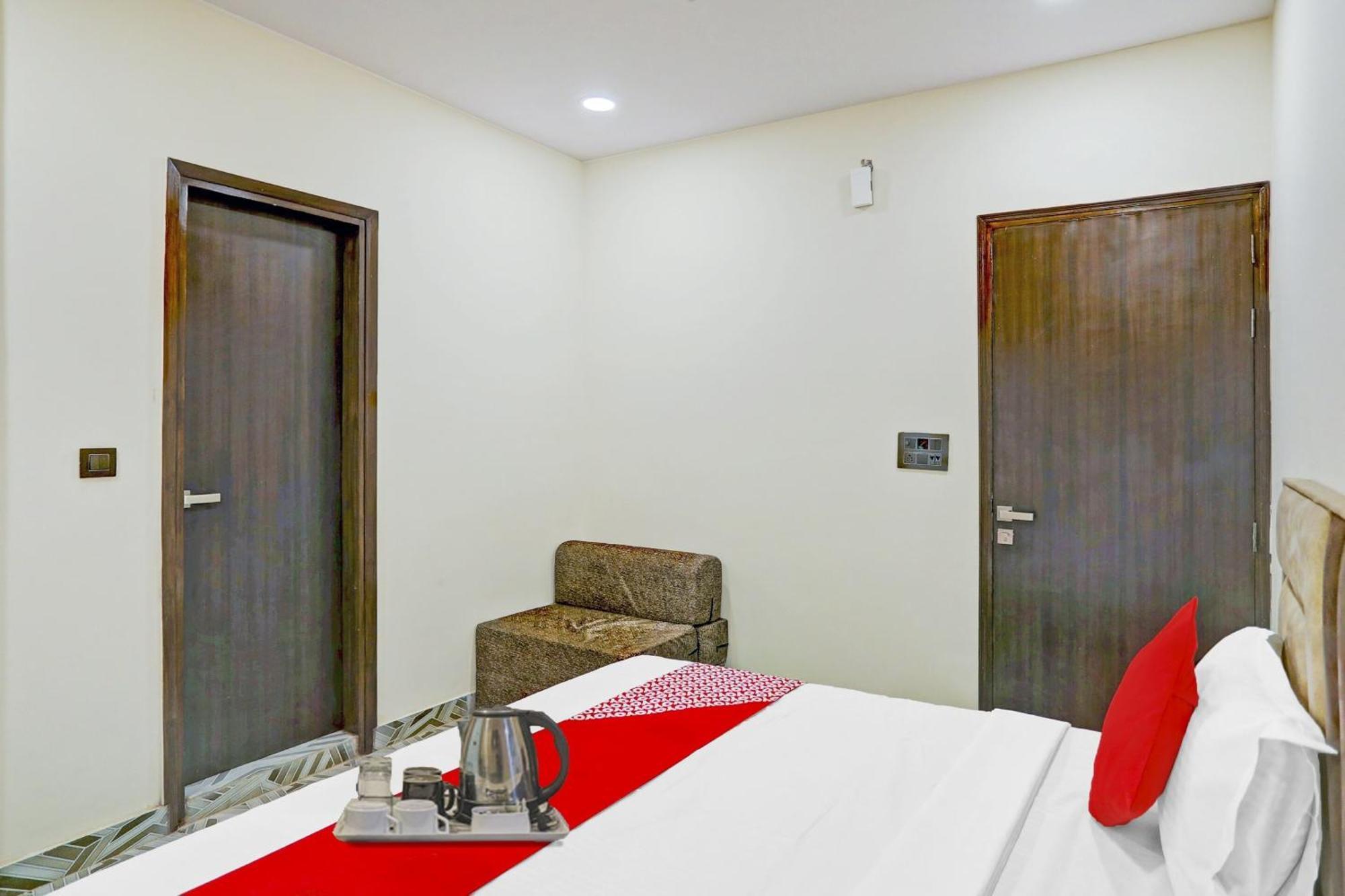 Hotel O Royal Lotus Stay Near Ip Extension Metro Station 新德里 外观 照片